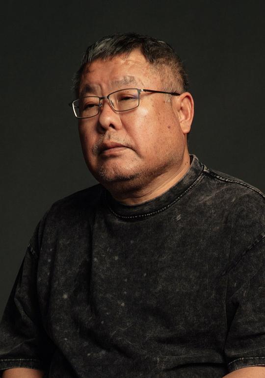 高群书 肖像