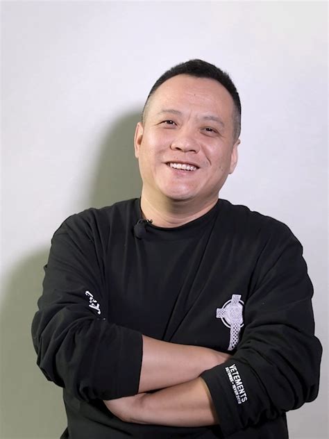 宁浩 肖像